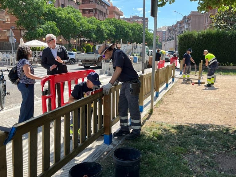 La Paeria millora la plaça Victorina Vila com a parc infantil