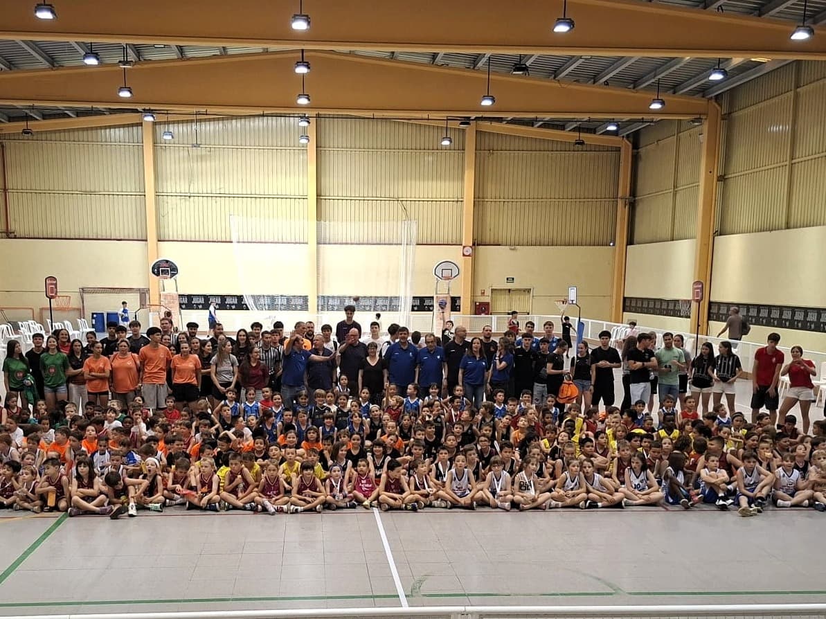 Mollerussa reuneix 400 infants a la trobada final d’Escoles de Bàsquet