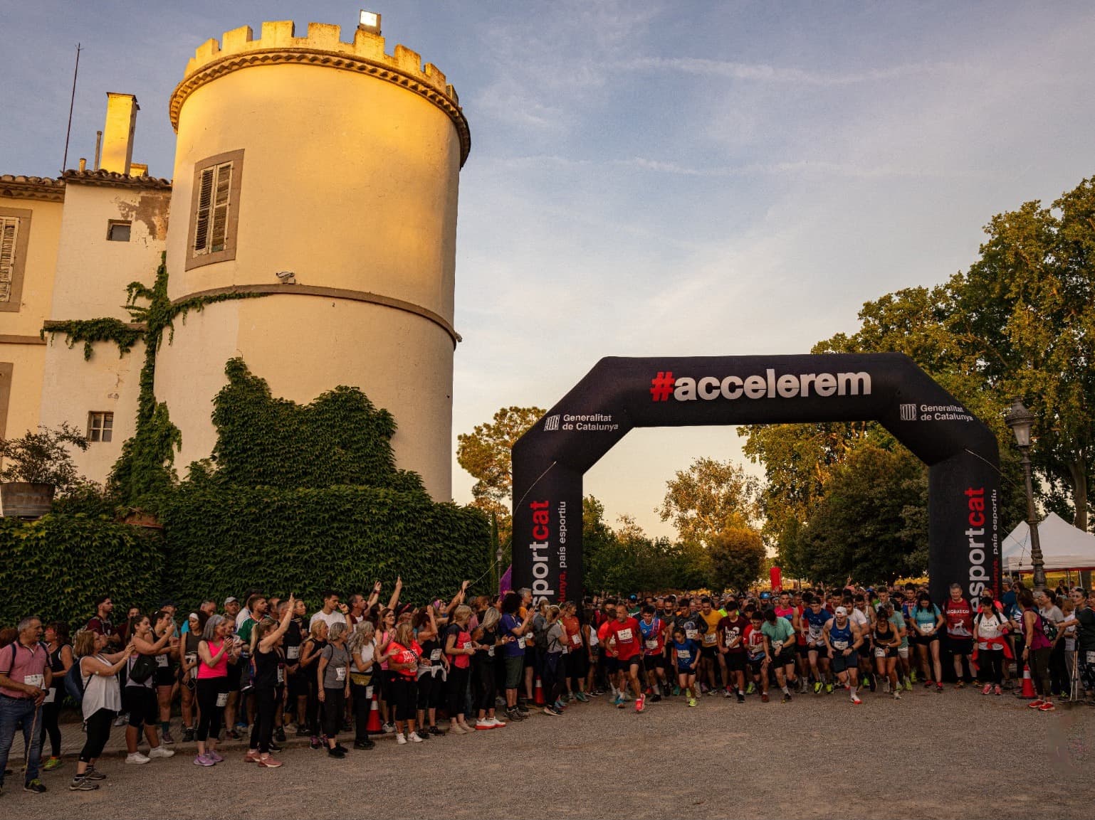 Enric Vilà i Aina Fillat guanyen la 9a edició de la Cursa Nocturna Castell del Remei