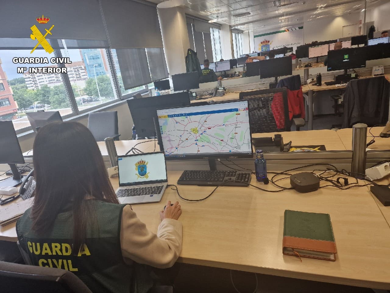 Agents de la Guàrdia Civil eviten una tragèdia viària després de mediar per telefon amb un conductor