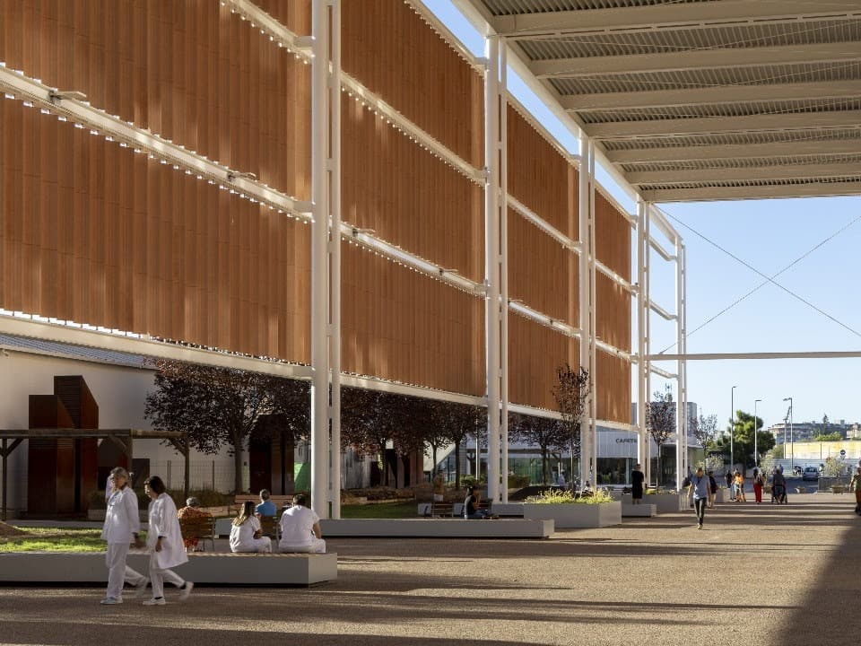 L’edifici de Consultes Externes de l’Hospital Arnau de Vilanova rep el Premi Albert Vilalta a la Millor Infraestructura del 2025
