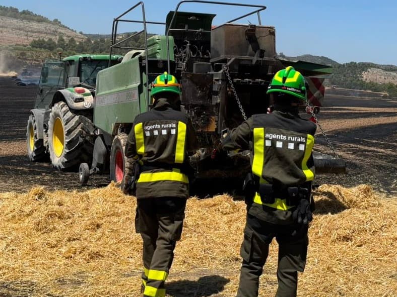 Els Bombers treballen en tres incendis agrícoles a Agramunt, Alfarràs i Arbeca