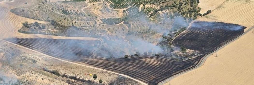 Els Bombers treballen en tres incendis agrícoles a Agramunt, Alfarràs i Arbeca