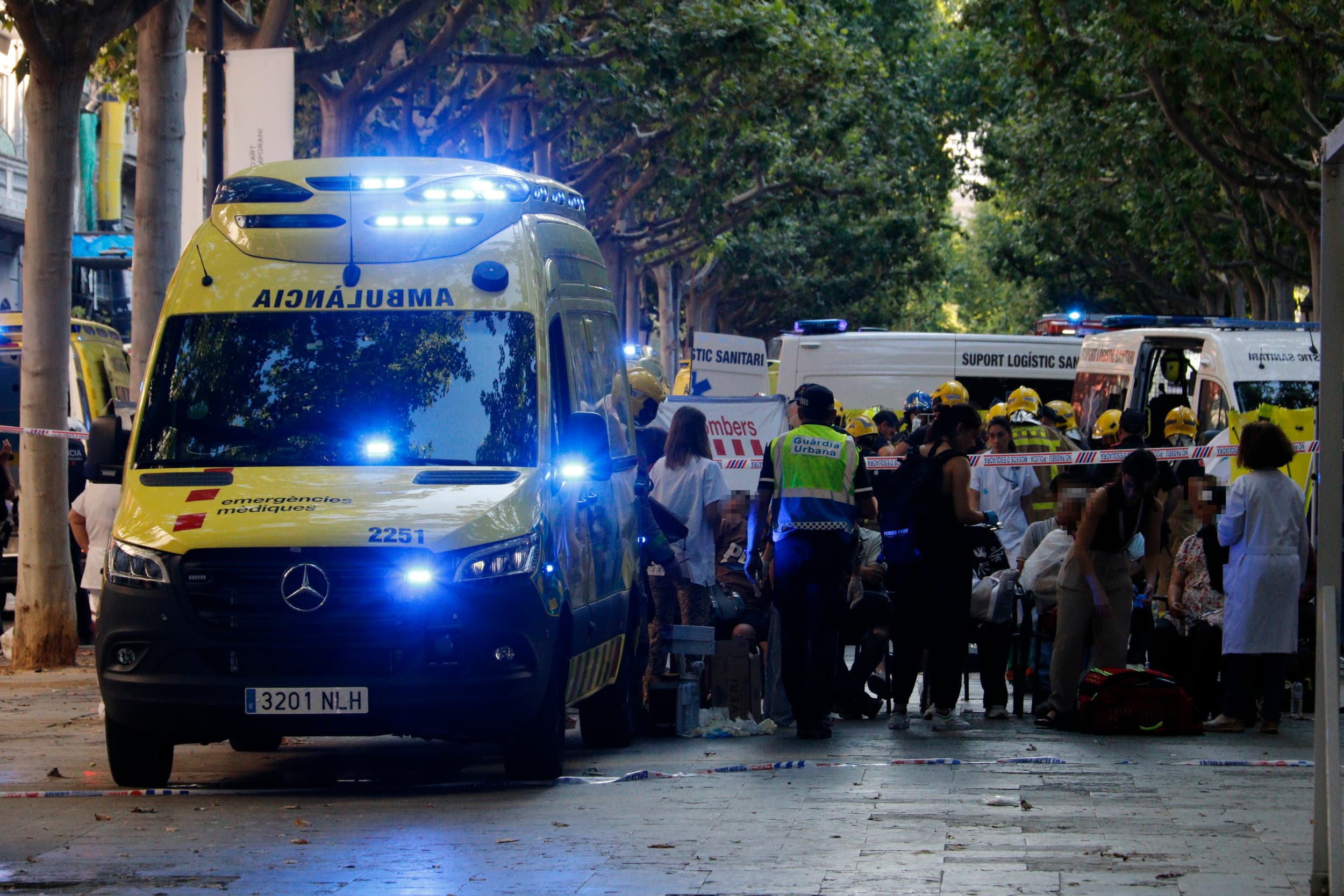 Nou persones continuen ingressades per l'accident d'autobús a Lleida, quatre de les quals a l'UCI