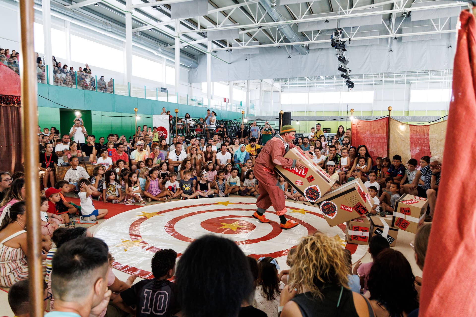 El Circ Picat posa el punt i final a la millor edició de la seva història omplint Alpicat de circ contemporani i arts de carrer