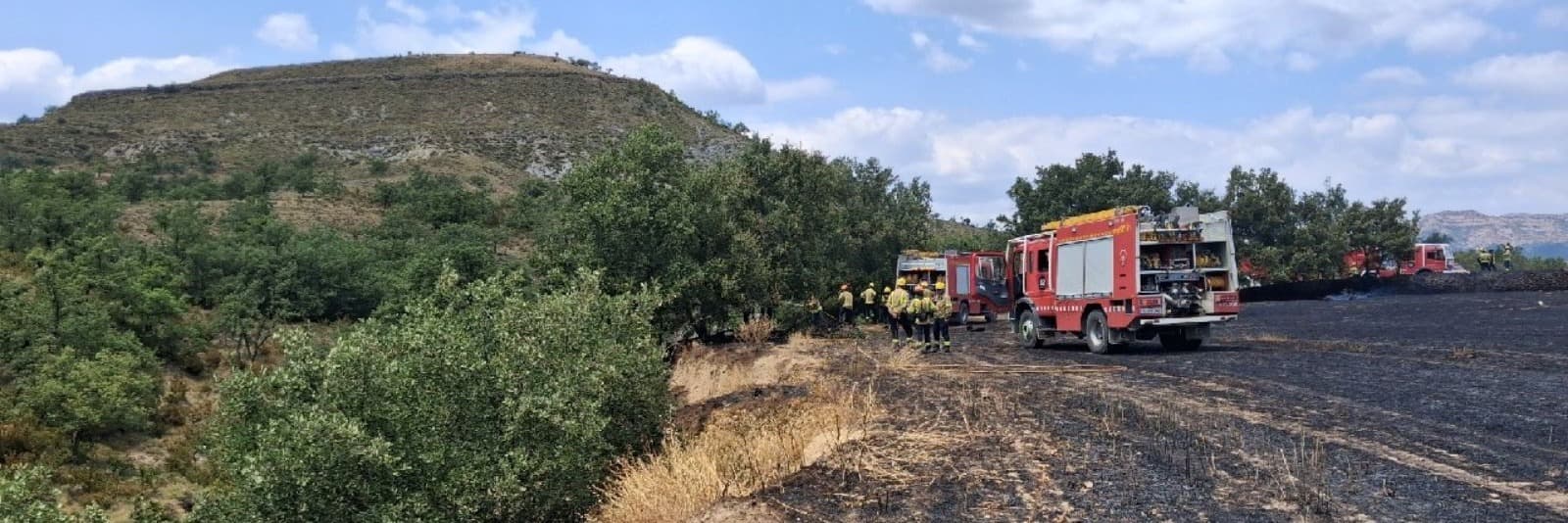 Estabilitzat l'incendi agrícola a tocar de la C-1311, a Tremp