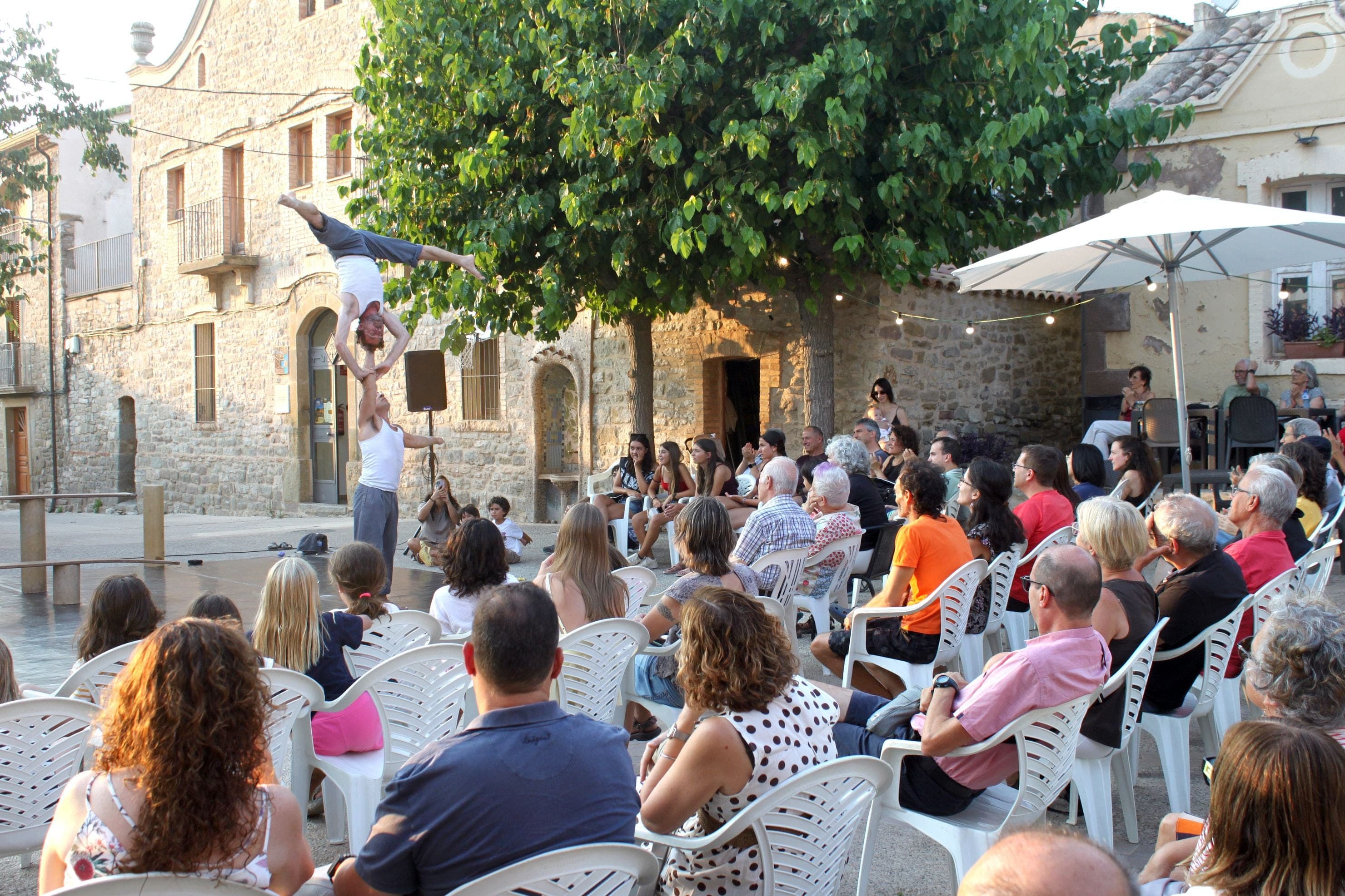 El cicle d'arts de carrer PÚBLIC! tanca la seva vuitena edició reunint prop d'un miler d'espectadors als pobles de Tàrrega