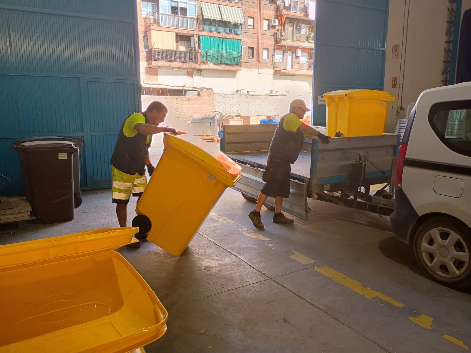 L'Ajuntament d'Aitona ha completat aquest mes d’agost la renovació de tots els contenidors de recollida selectiva del nucli antic