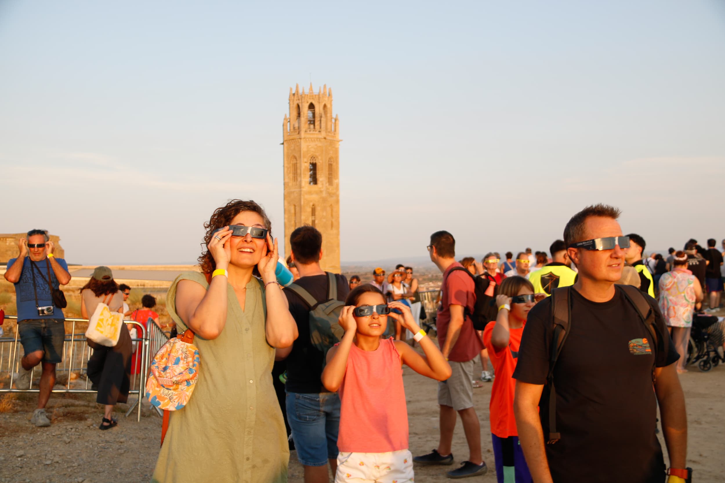 L'eclipsi solar total emociona la ciutat de Lleida