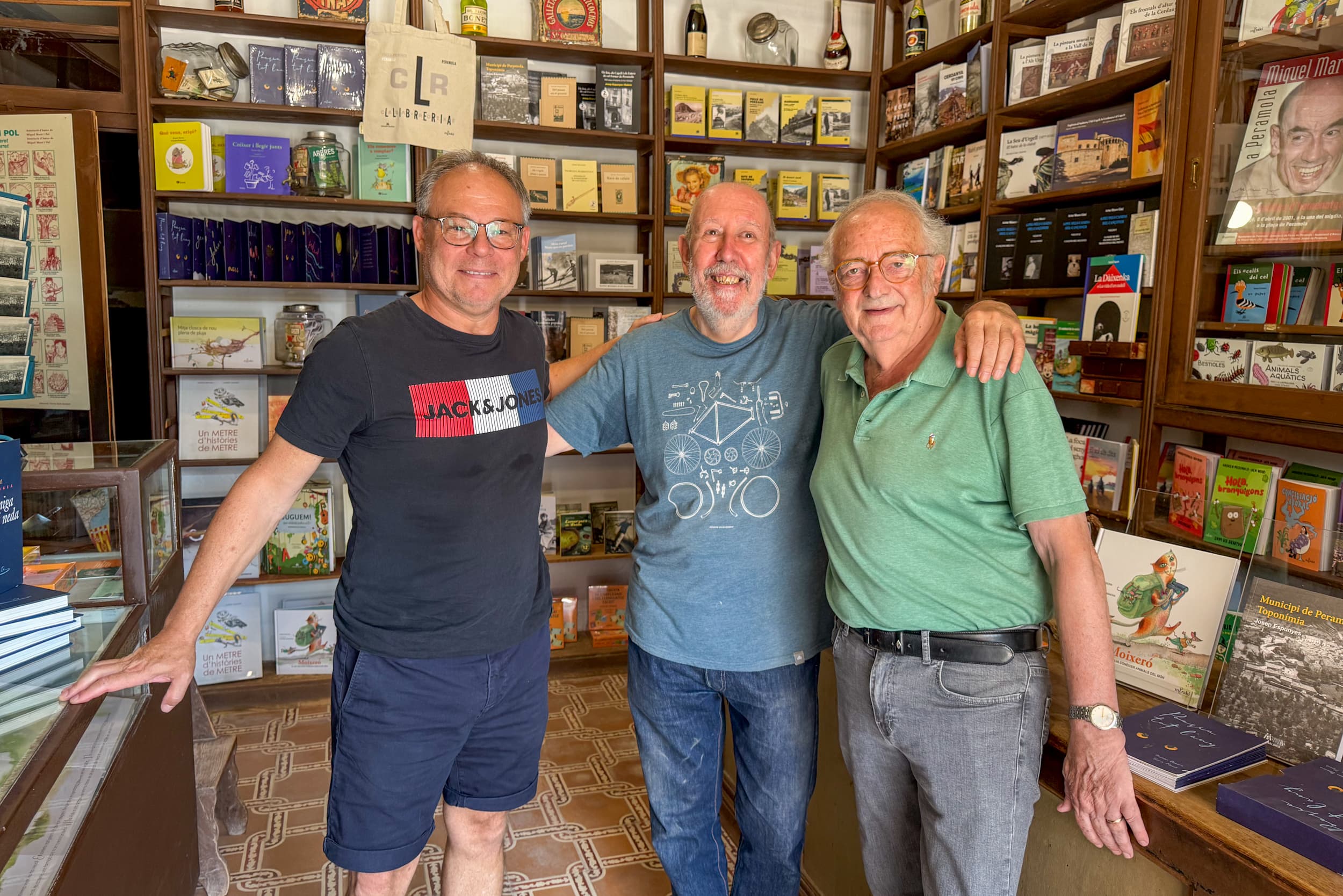 La Llibreria Casa Rotxé recupera un antic local de Peramola per convertir-se en un referent de poesia al Pirineu