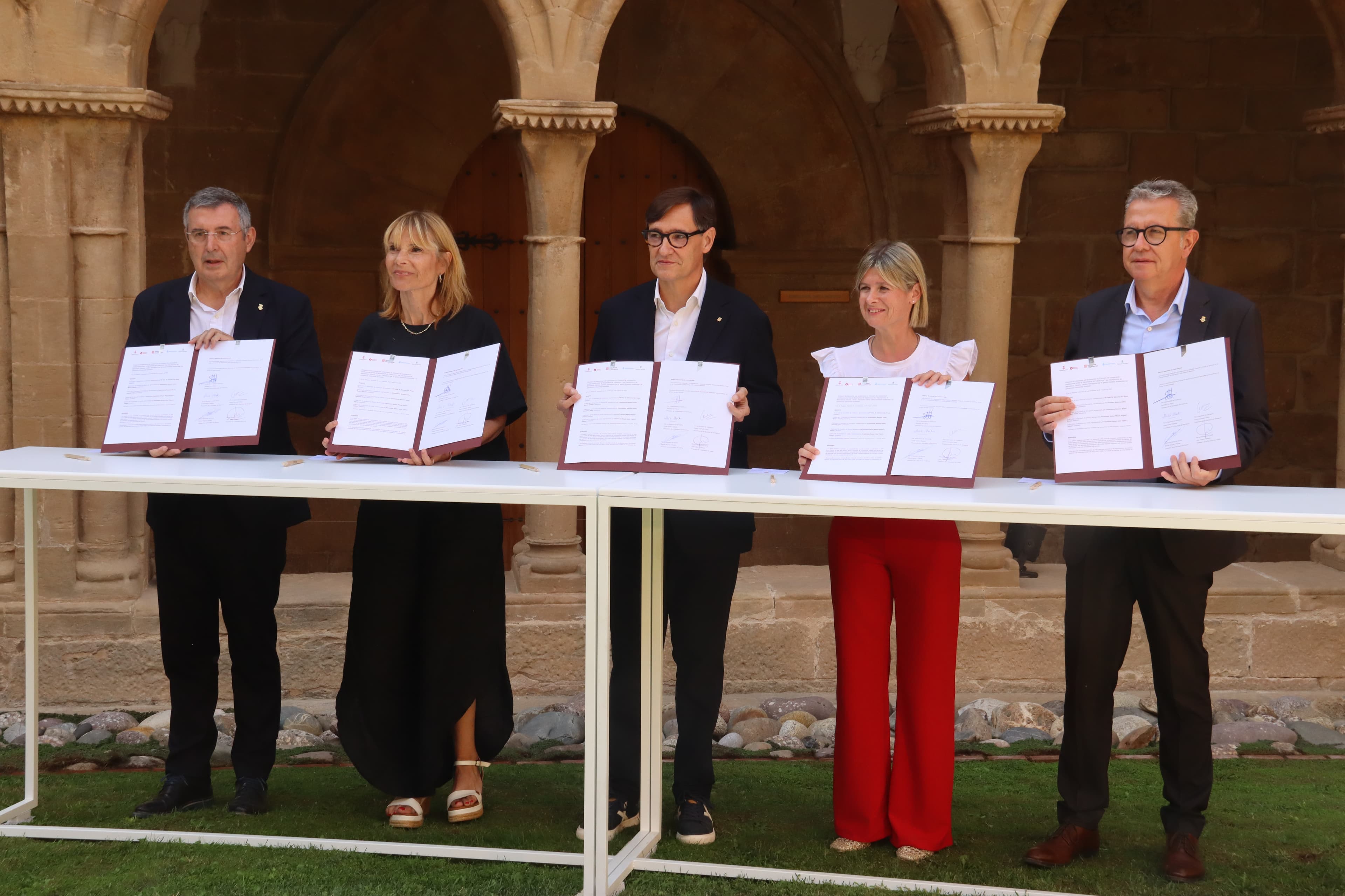 La Generalitat preveu "triplicar" la gestió forestal dels boscos i signa un acord amb les diputacions per prevenir incendis
