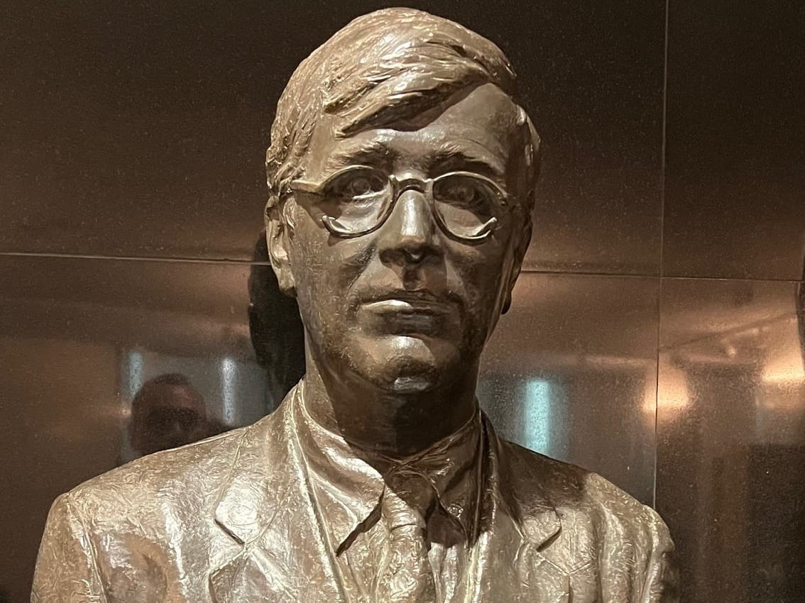 La Paeria instal•larà un bust d’Ernest Lluch als jardins de Lleida que porten el seu nom, al barri d’Instituts-Sant Ignasi.
