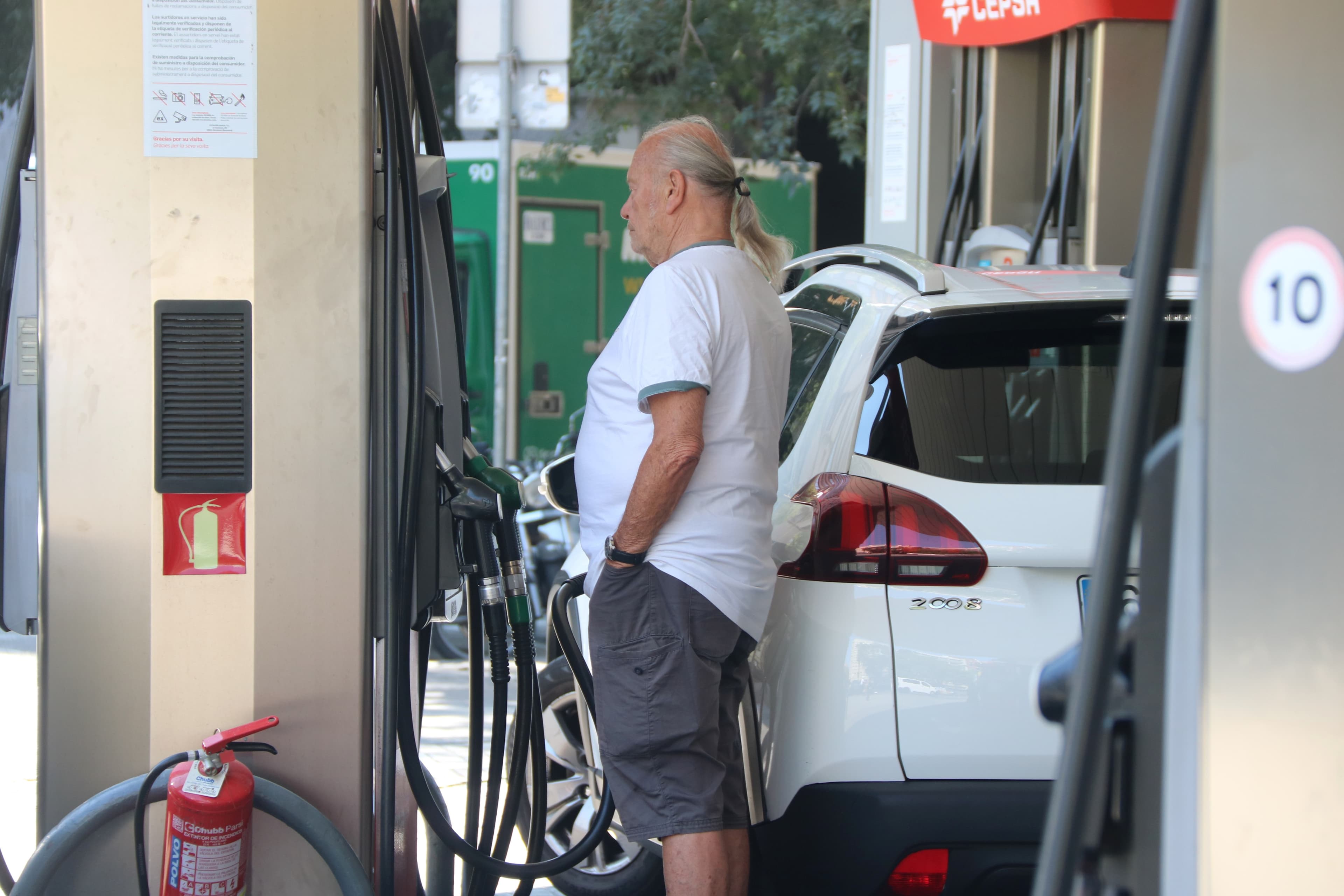 El gasoil s’abarateix aquest dimarts per la rebaixa de 10 cèntims de l’impost sobre hidrocarburs
