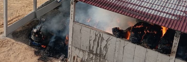 Un incendi en una granja de Torrefeta i Florejacs crema 2.000 metres cúbics de palla