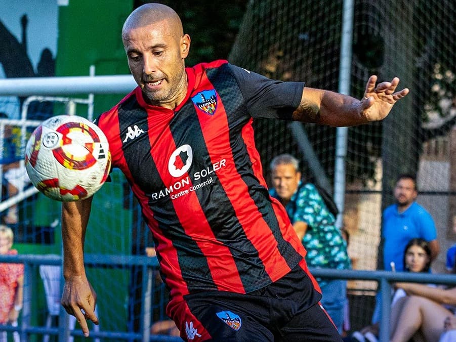 Un Lleida CF solvent s’emporta el Trofeu Emili Vicente