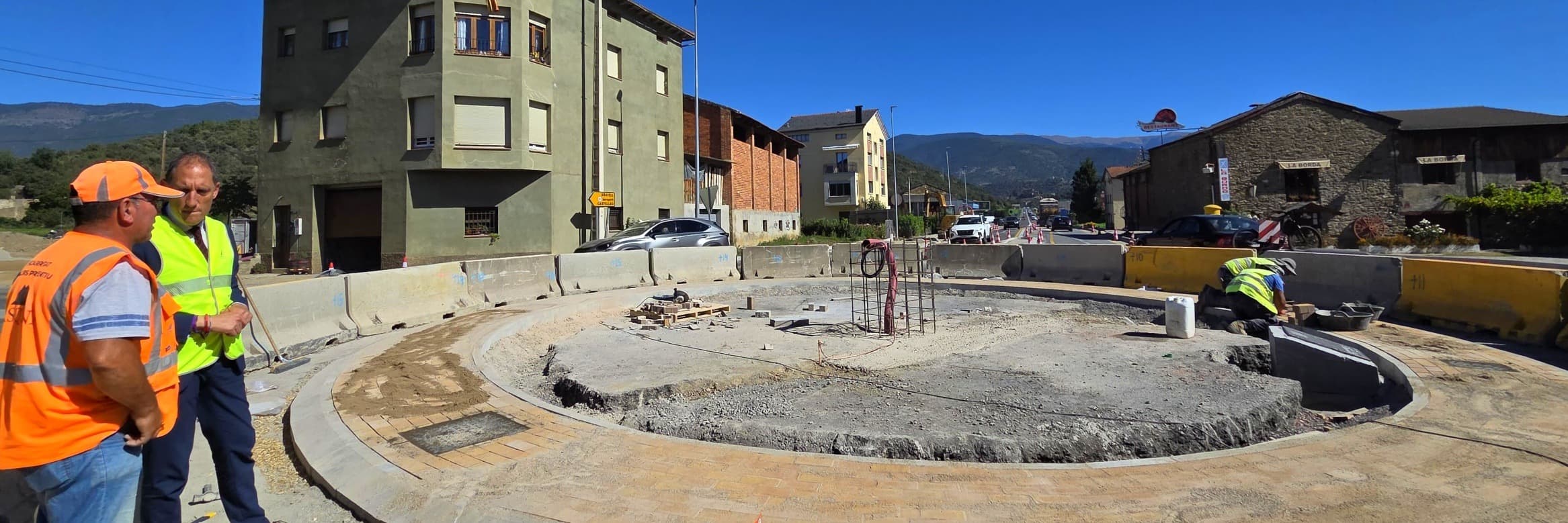 La glorieta de Montferrer a la N-260 entra en el tram final de les obres i podria estar enllestida al novembre