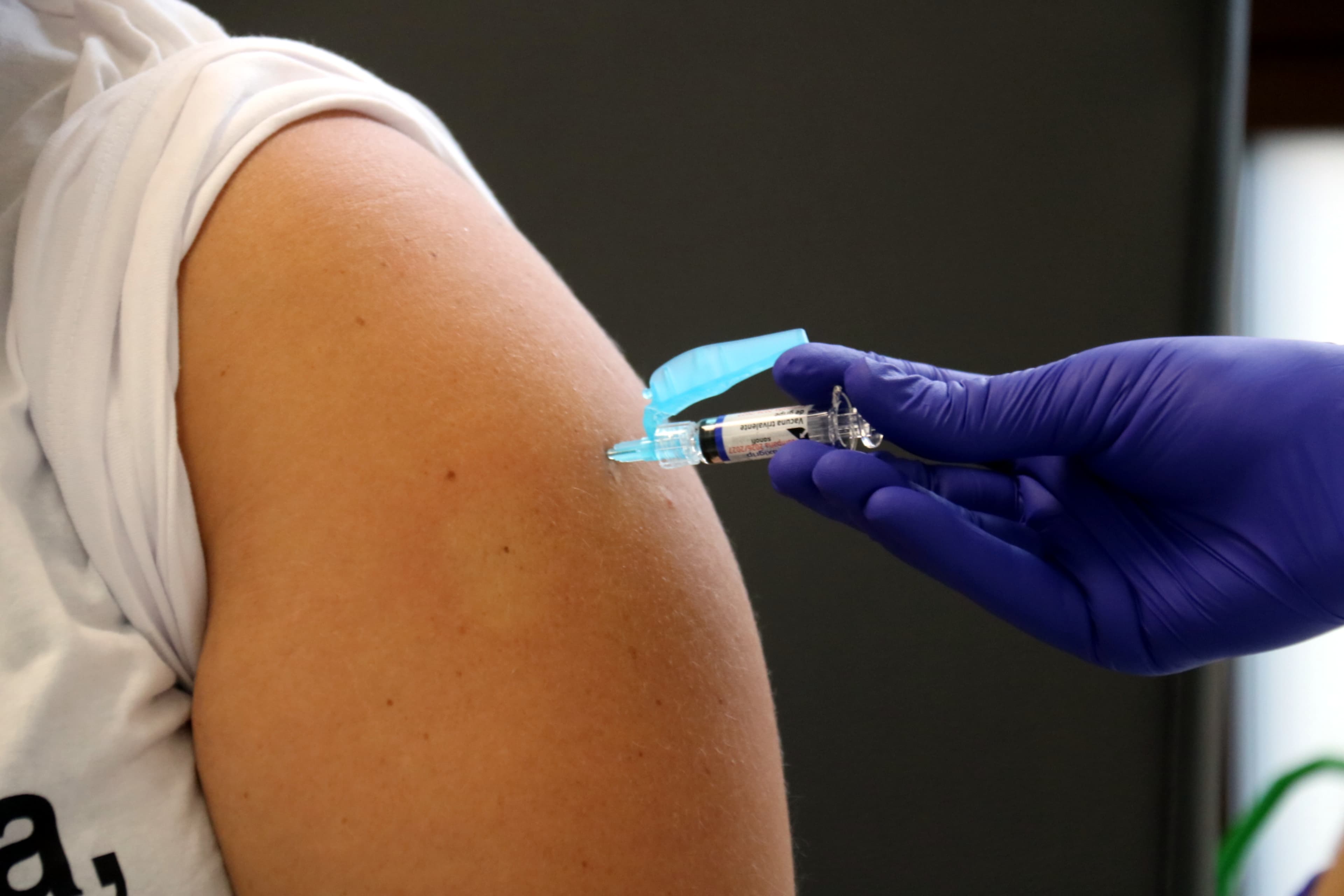 La vacunació contra la grip i la covid començarà dilluns vinent