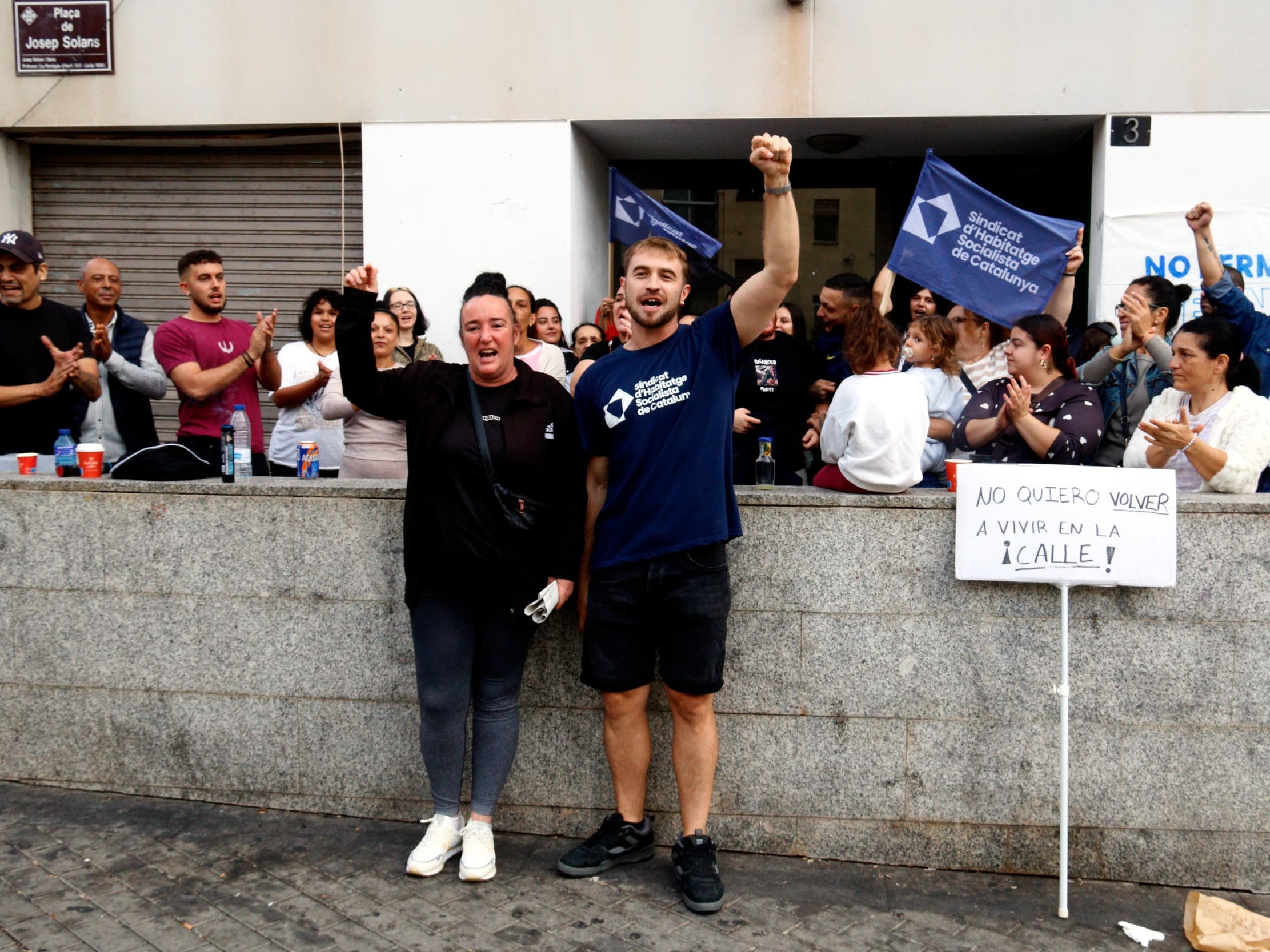 Ajornen el desnonament d'una veïna de Lleida que viu des de fa 22 anys en un pis de l'Agència de l'Habitatge