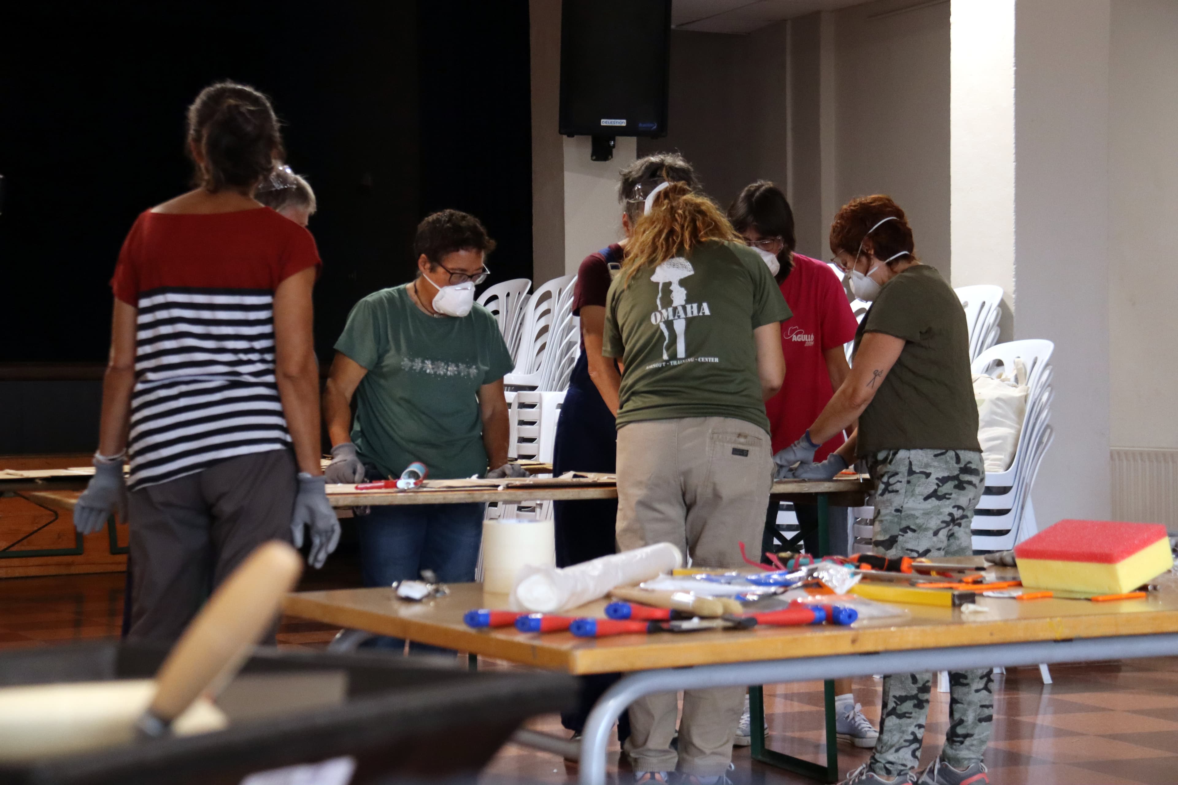 Un grup de veïnes d’Àger s’inicien en el bricolatge domèstic per “empoderar-se” socialment en un entorn rural i poc pobat