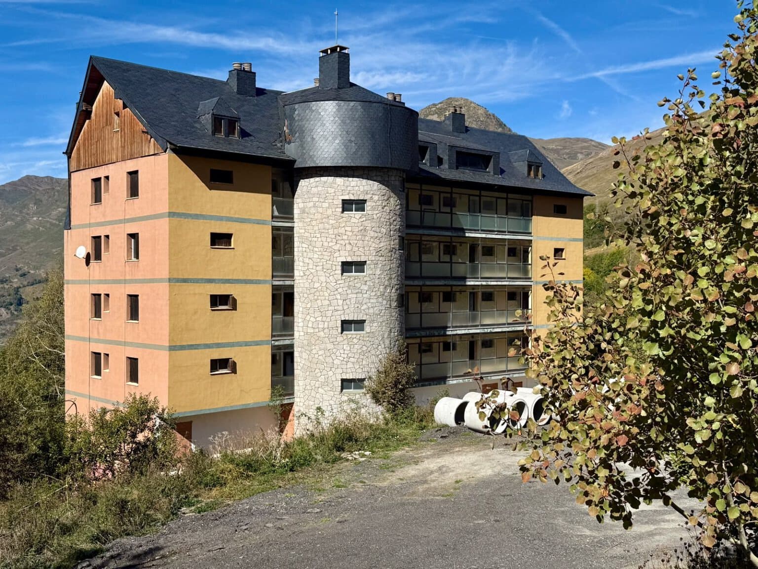 El Conselh Generau i la Generalitat col•laboren en l'adquisició d'un edifici de l'Estat per ampliar el parc d'habitatge assequible
