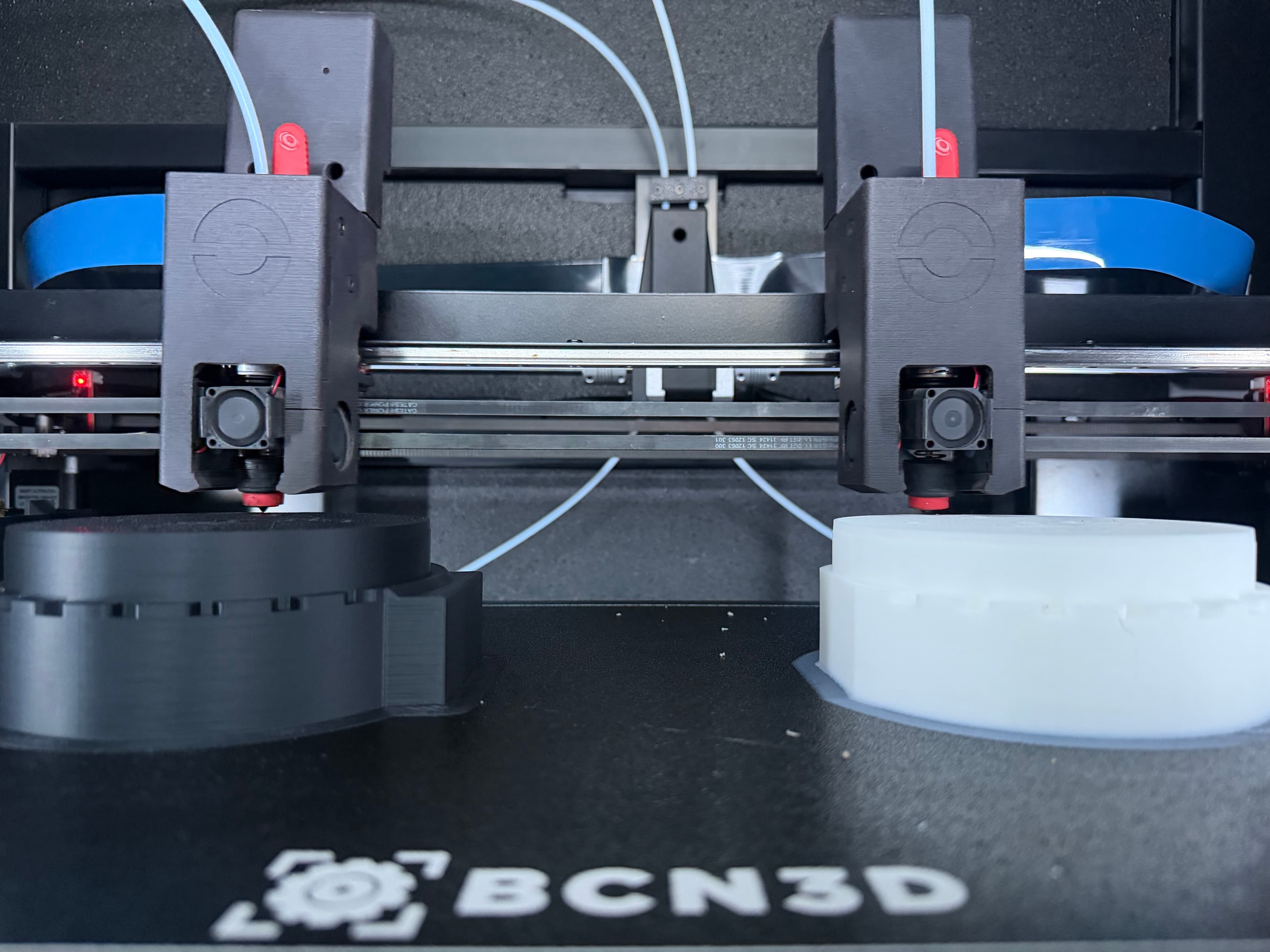 Ingroup fabrica a Lleida impressores 3D amb intel·ligència artificial que permeten dissenyar peces amb la veu