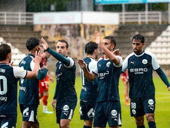 Atlètic Lleida i Badalona es reparteixen els punts en un bon partit de futbol