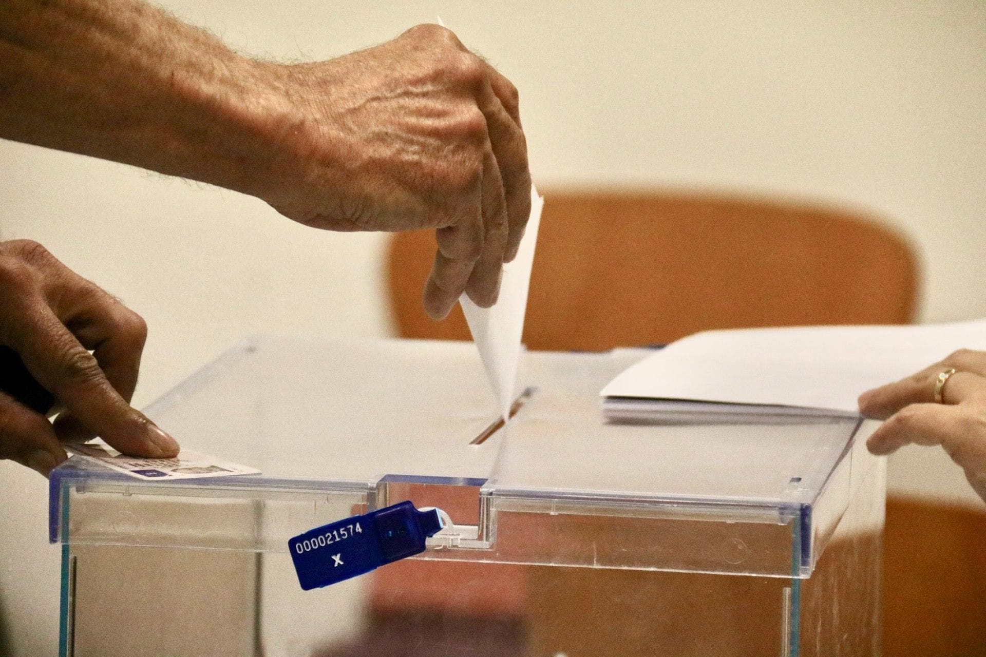 Els partits catalans tanquen les seves llistes per a les eleccions del 29-N amb cares noves i altres que repeteixen