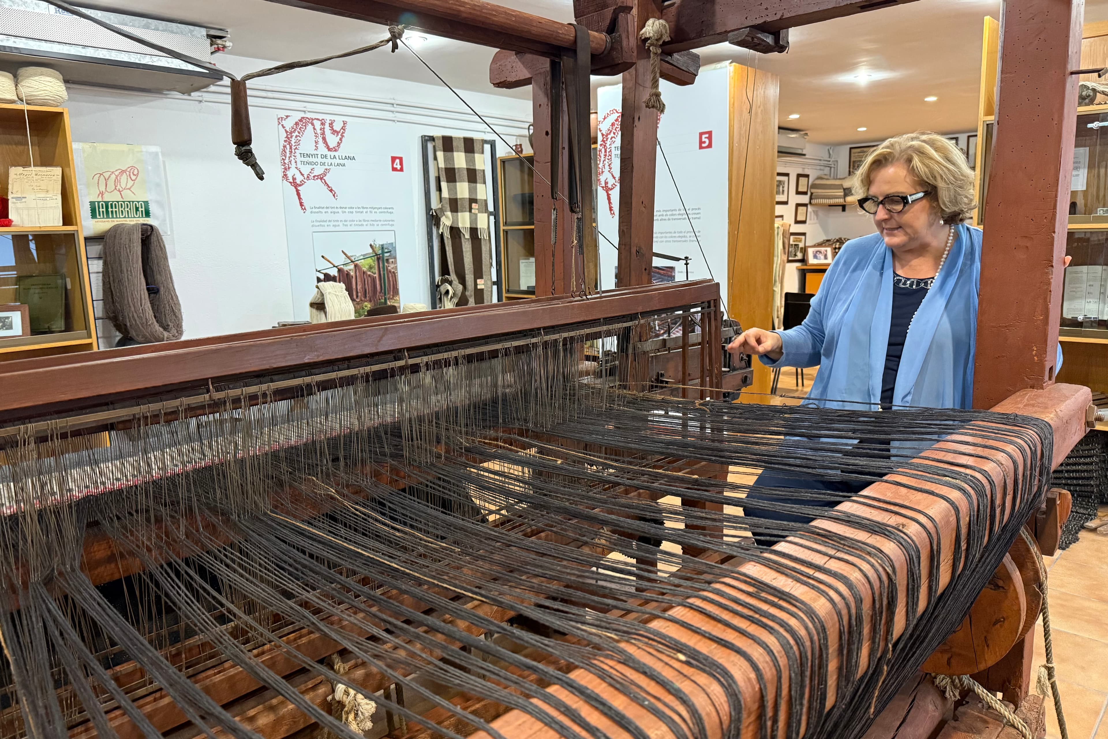 La indústria més antiga de l’Alta Ribagorça fa 150 anys i continua confeccionant mantes artesanalment
