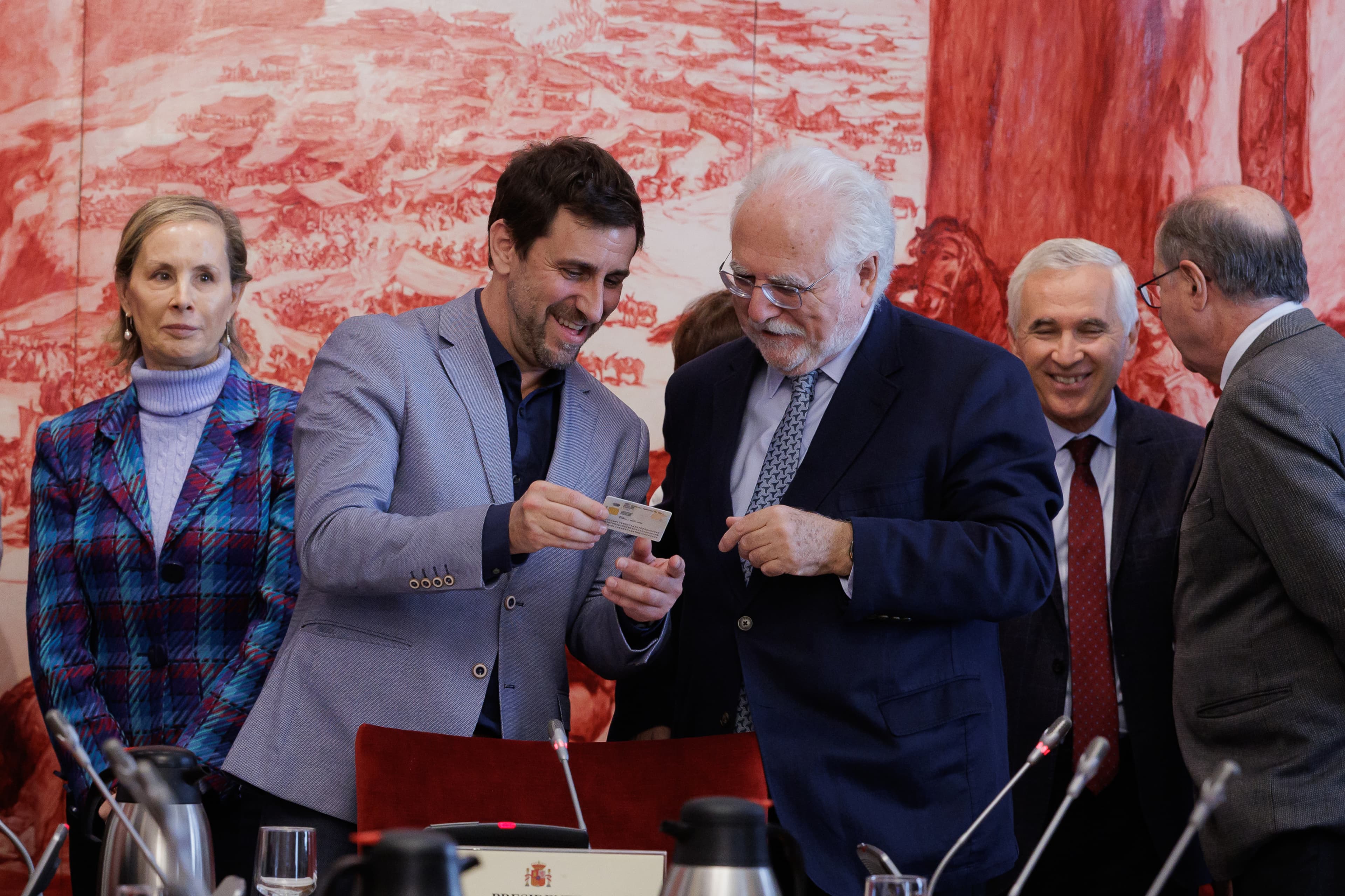 Comín promet en català davant la JEC acatar la Constitució “pel mandat de l’1 d’Octubre i per imperatiu legal”