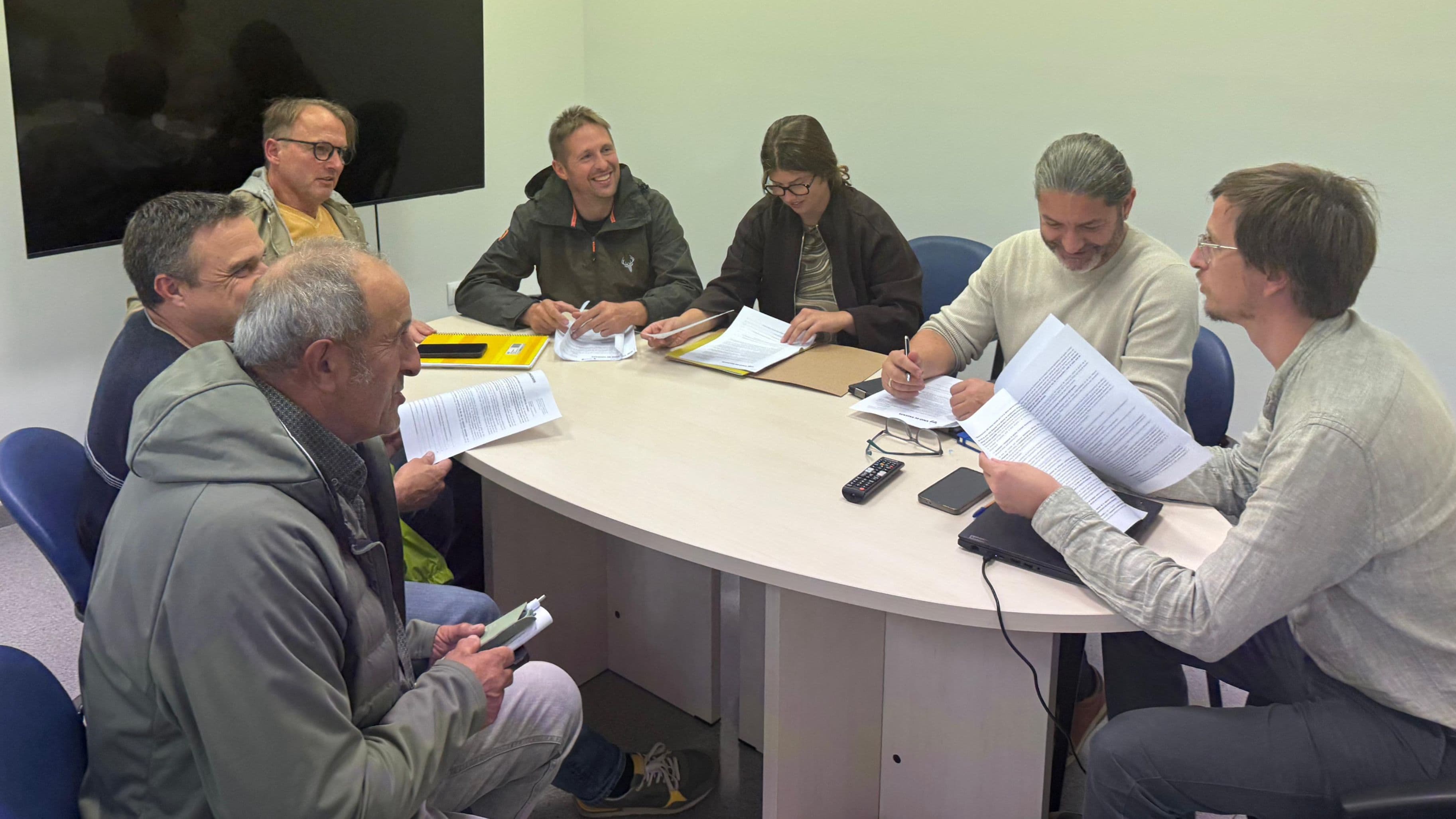 Unió de Pagesos reclama més recursos per pal·liar els danys dels atacs d’os a ramats del Pirineu català