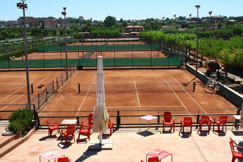 Les pistes del Tennis Urgell esdevindran aquesta tarda l’escenari de les finals del Campionat de Catalunya sub 13