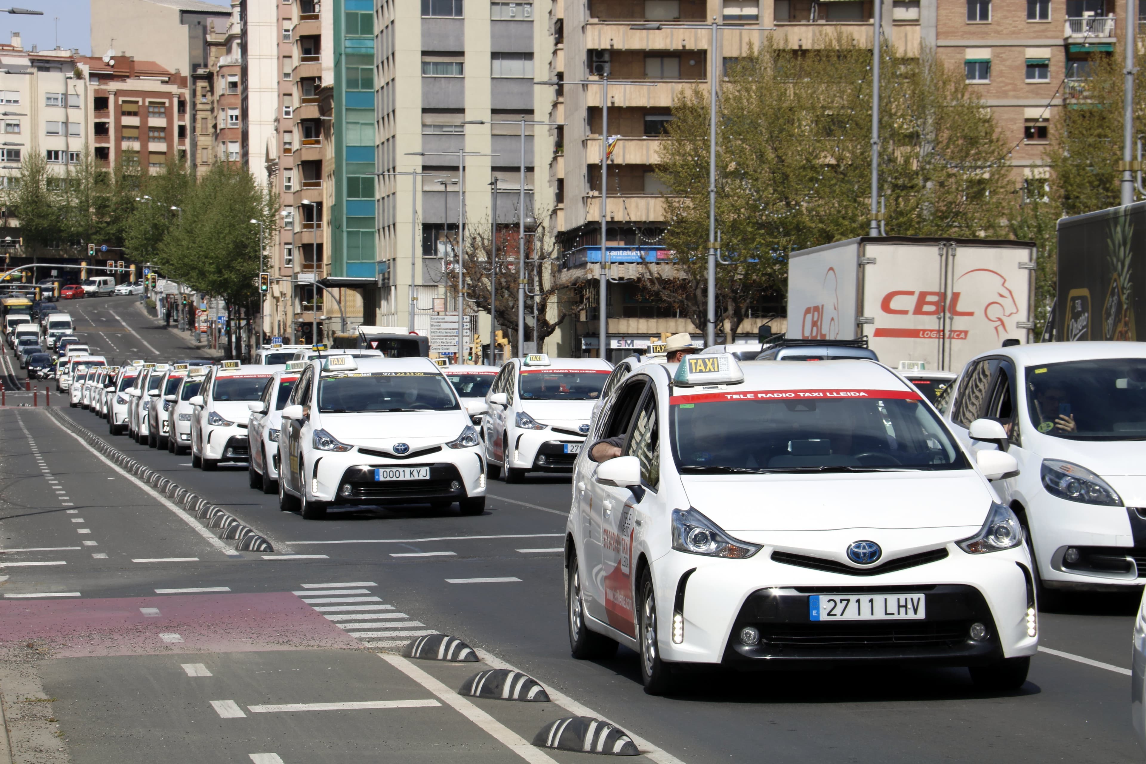 Junts reclama a la Paeria un calendari concret per incorporar les set noves llicències de taxi adaptat a Lleida