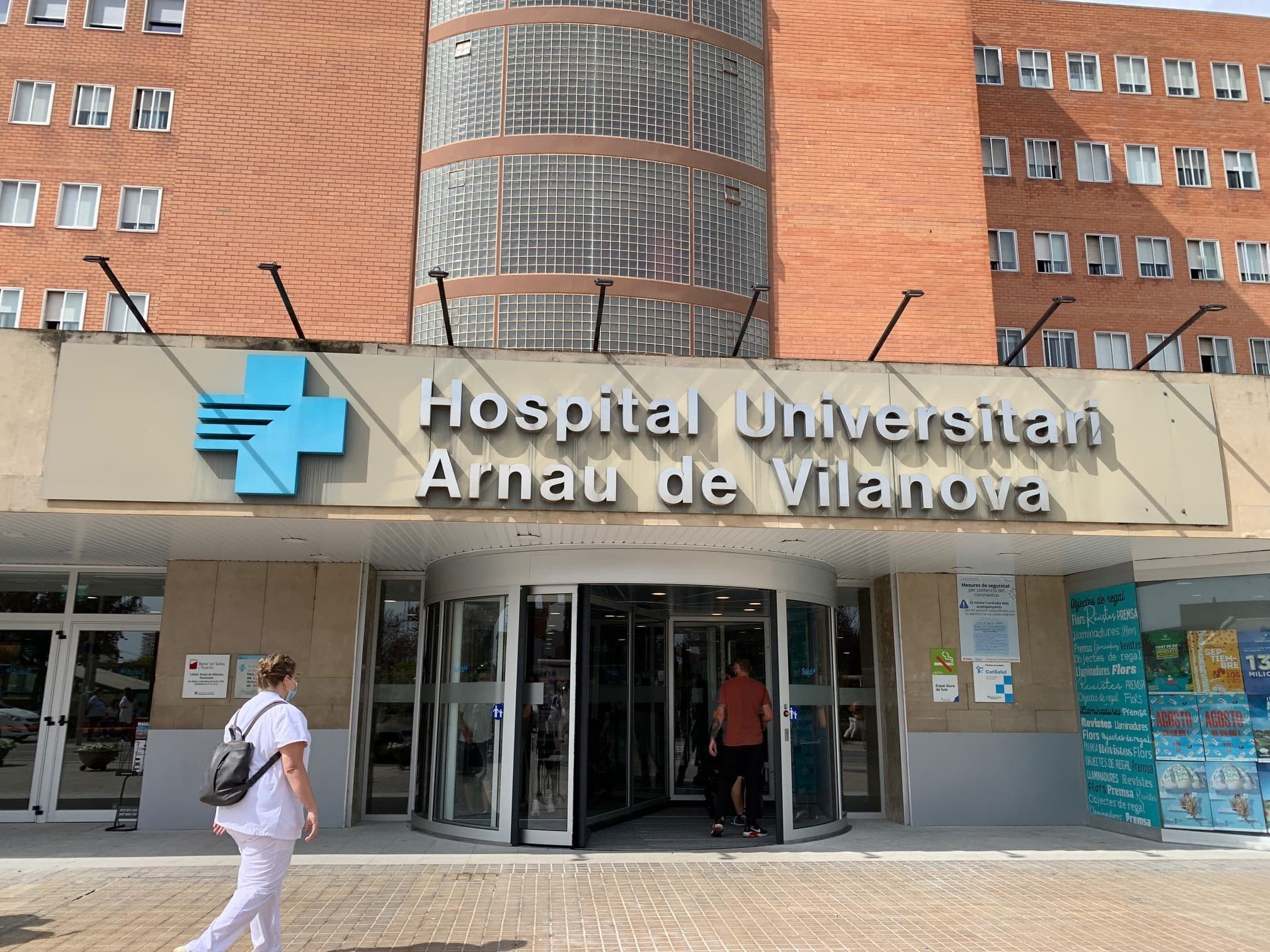 Una incidència en les obres del bloc quirúrgic obliga a tancar sis quiròfans de l’Arnau de Vilanova