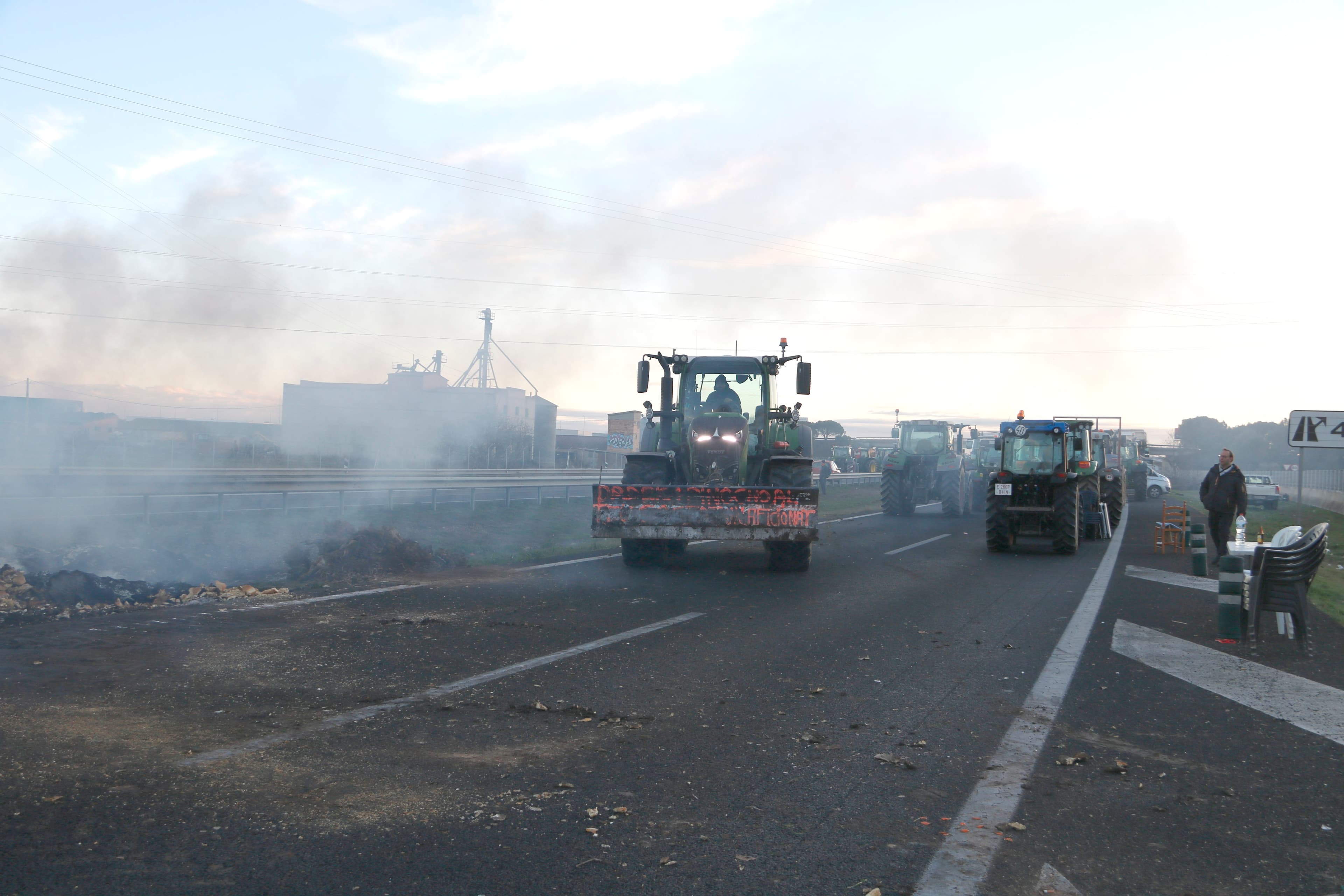 La Unió Europea dona llum verda a l'acord comercial amb el Mercosur, malgrat les protestes dels agricultors