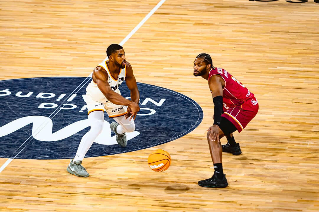 La plantilla del Hiopos Lleida vol tancar els dos viatges seguits a les Illes Canàries amb ple de victòries