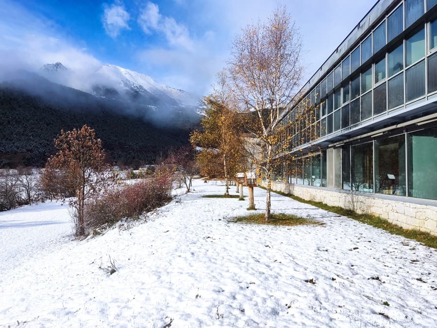 L’edifici bioclimàtic i observatori astronòmic MónNatura Pirineus reobre amb propostes per gaudir de l’entorn pirinenc