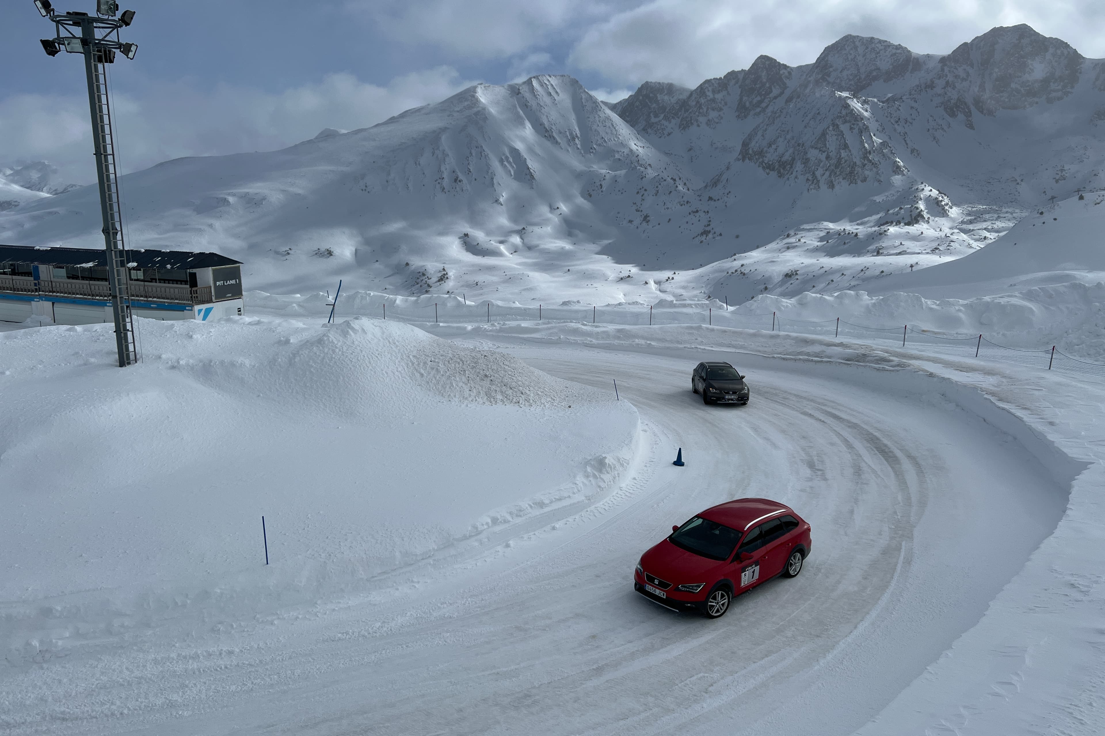 La Federació d'Autoescoles de Catalunya veu necessari ensenyar als conductors a circular en situacions de neu