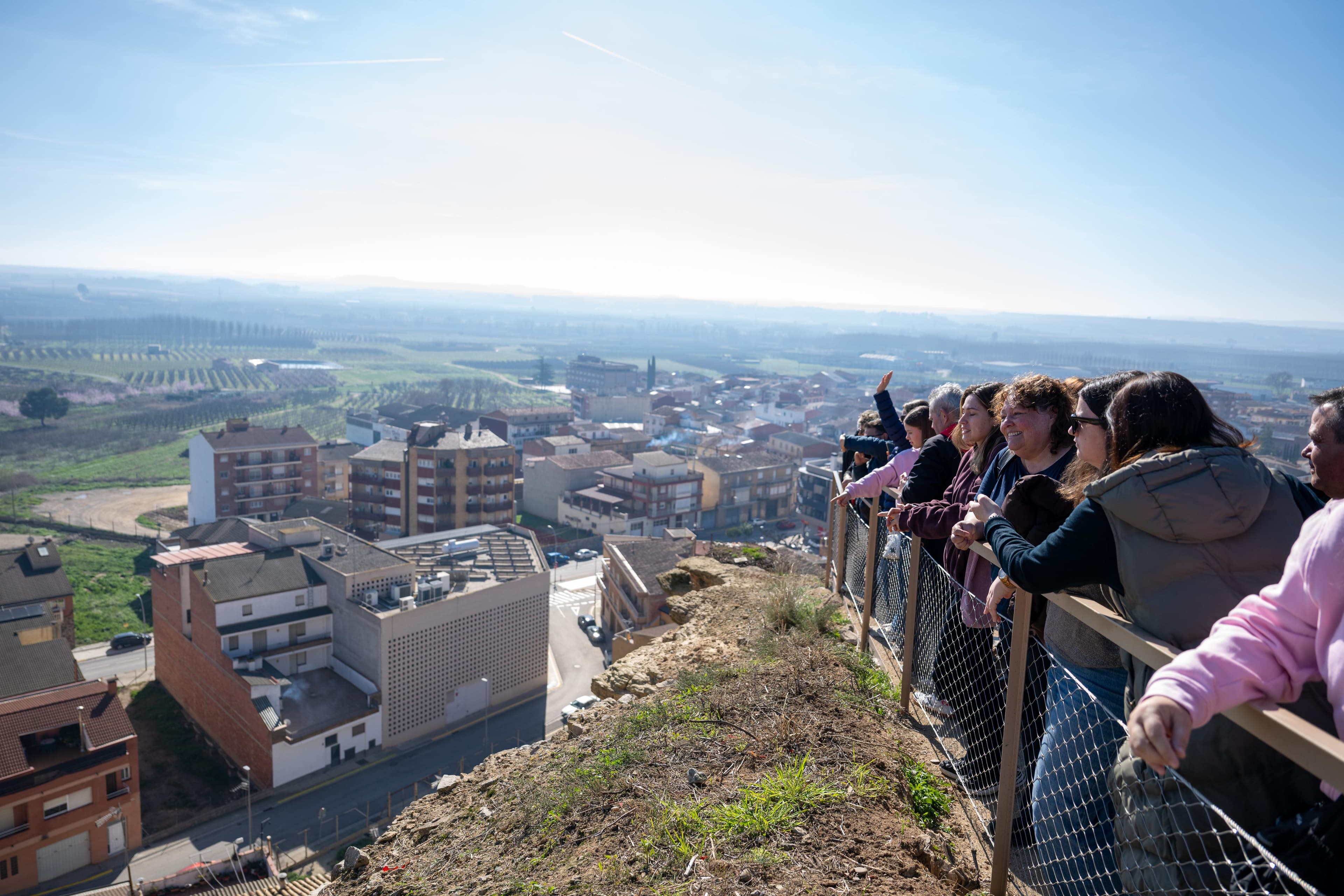 Aitona inaugura el nou mirador del Castell